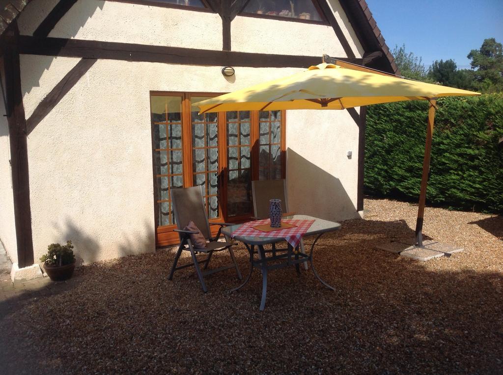 Gite De Poulas Couffy Zimmer foto