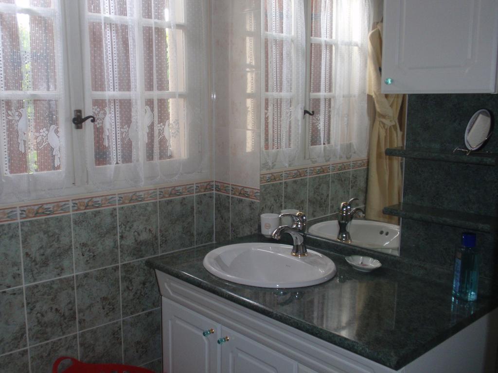 Gite De Poulas Couffy Zimmer foto